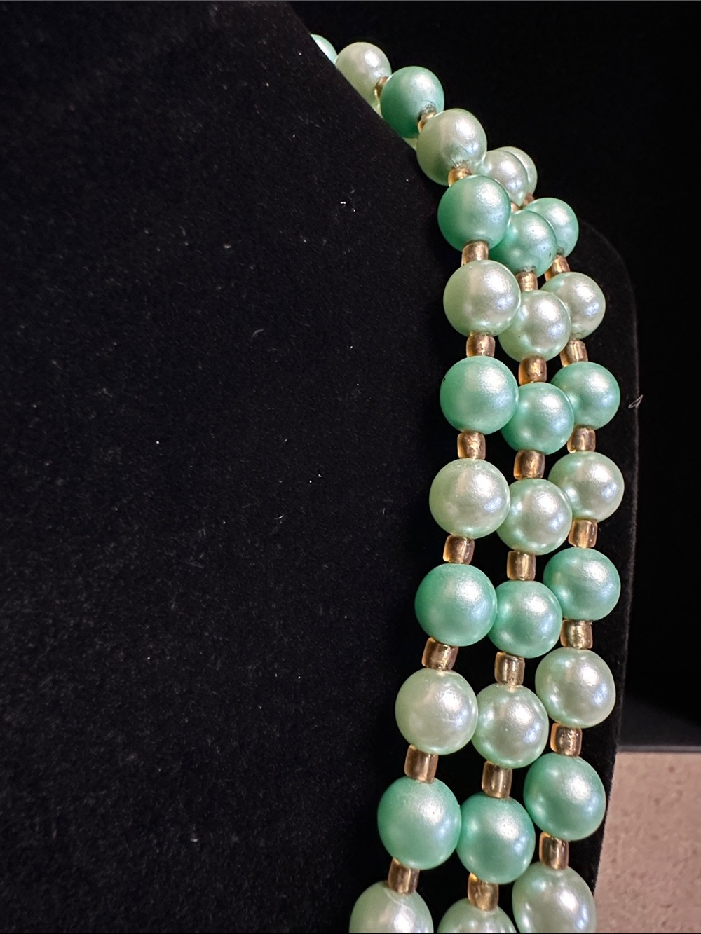Vintage 1960s Japan 3 Strand Aqua Green Faux Pearl Statement Necklace Choker - Picture 9 of 12